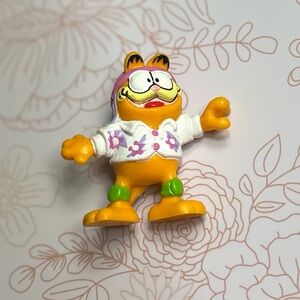 Garfield Skateboard Figurine